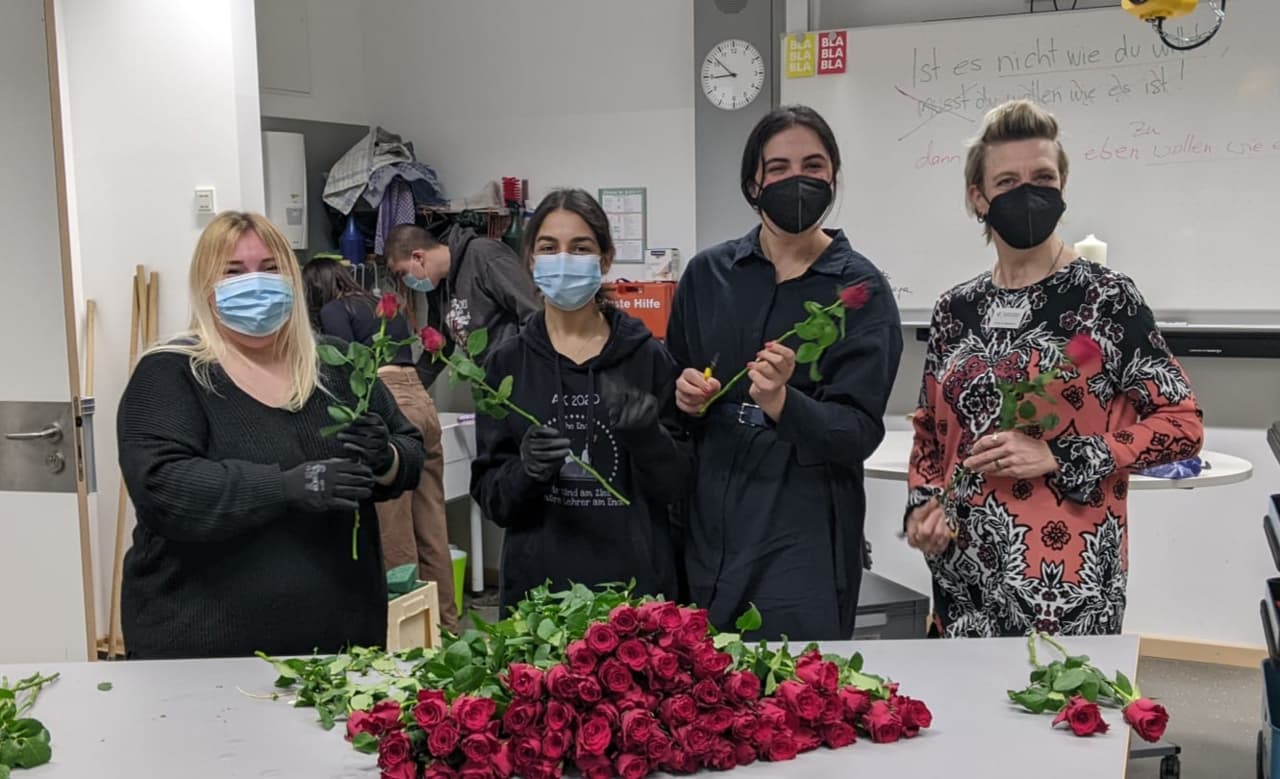Die SMV bereitet die Rosen für den Verkauf vor
